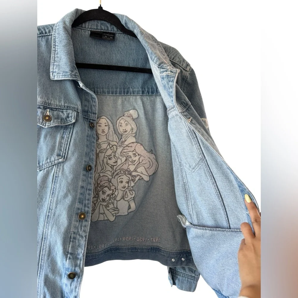 Vintage 90’s  Disney Royalty Denim Jacket with Princess Design size XL - Picture 8 of 15